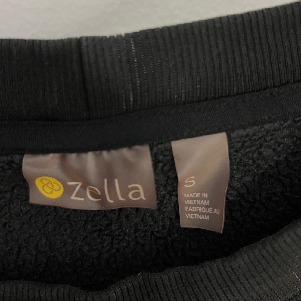 Zella fleece crewneck size small color black